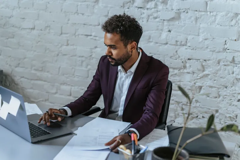 Working Remotely, Living in the U.S.: What Digital Nomads Must Know About Visa Eligibility